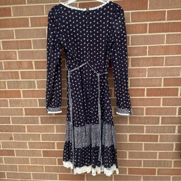 Vintage Montgomery Ward Prairie/ Gunne Sax Style Floral and Lace Dress Size 9 - Picture 2 of 13